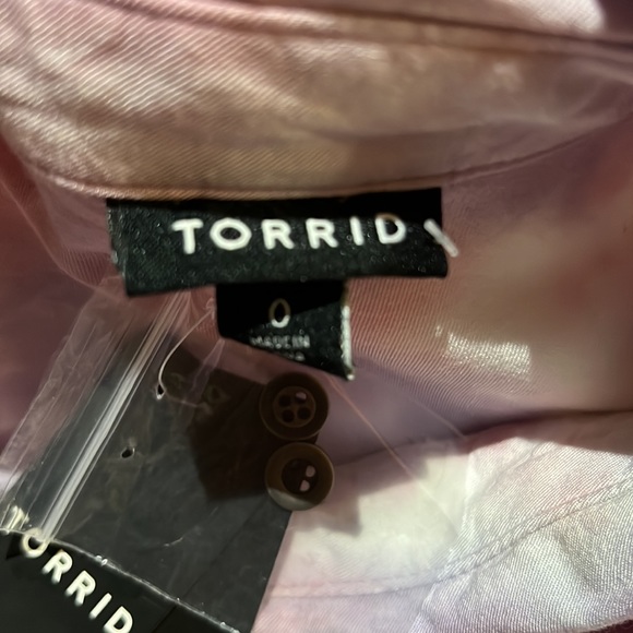 Nwt TORRID Blouse - Picture 6 of 7